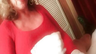 Foxy babe Vicki Chas ...